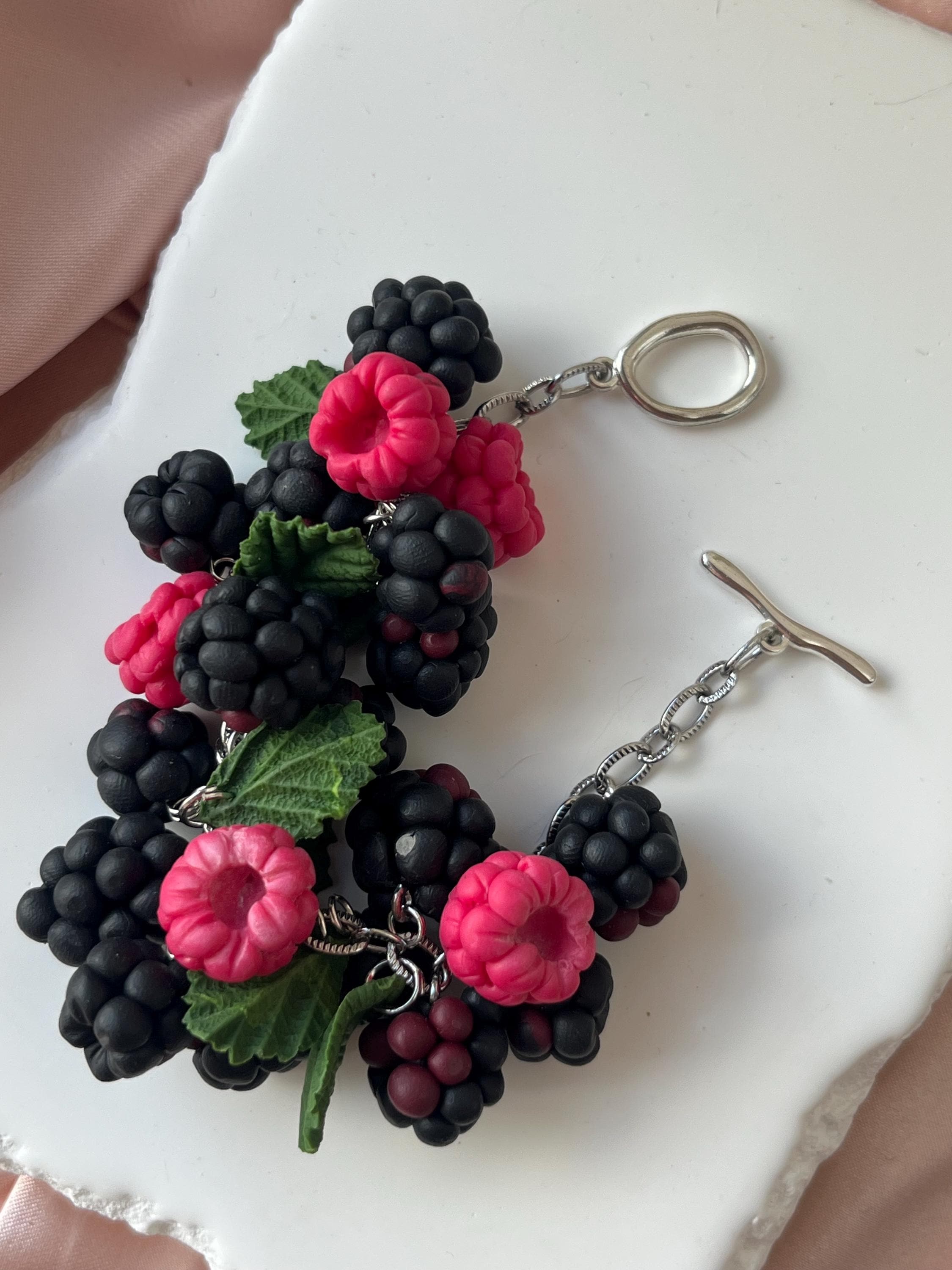 Wild berry bracelet: raspberry and blackberry