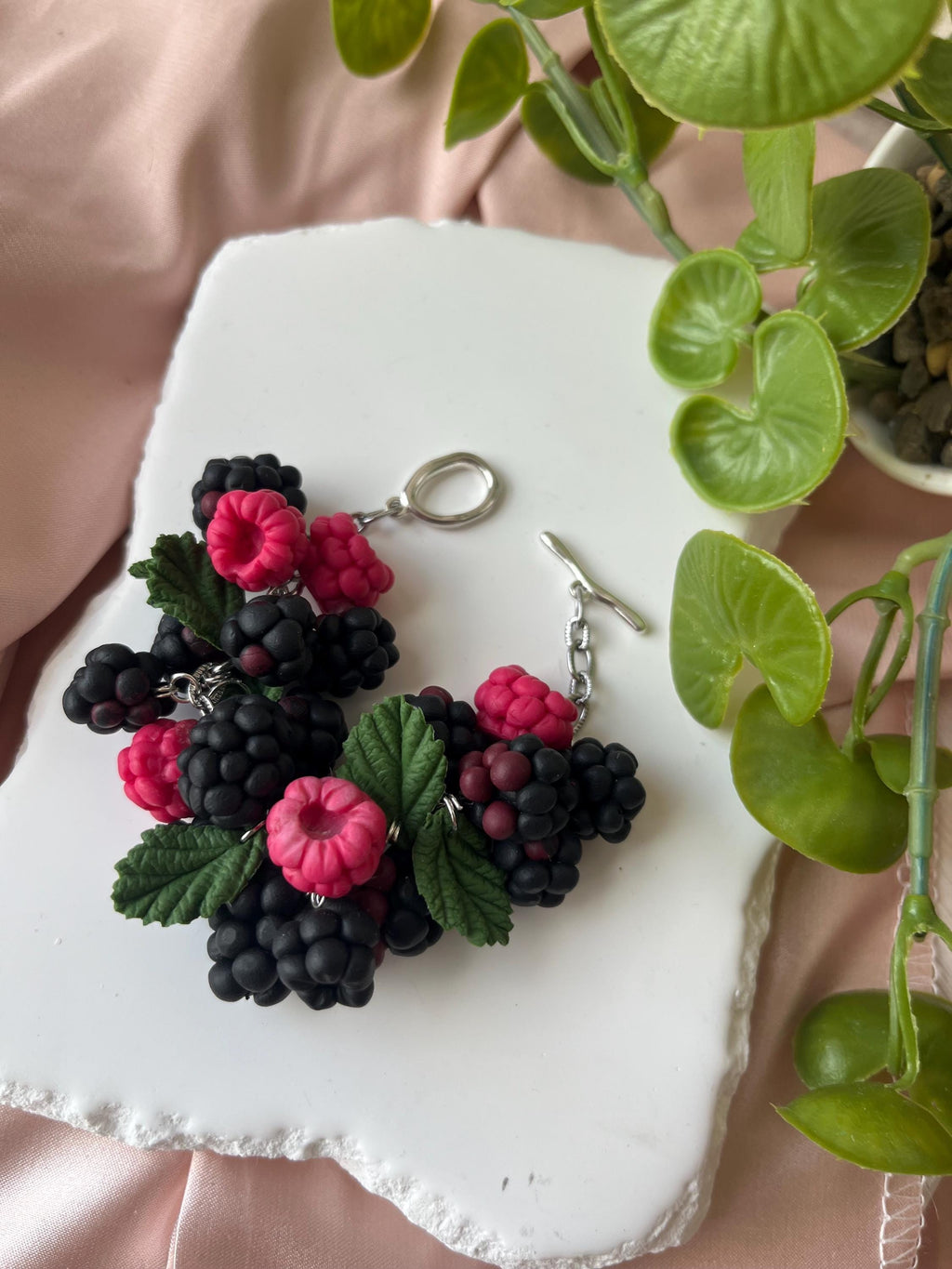 Wild berry bracelet: raspberry and blackberry